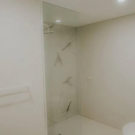 Modern 2 Bedroom Apartment At City With Free Parking Canberra Exterior photo