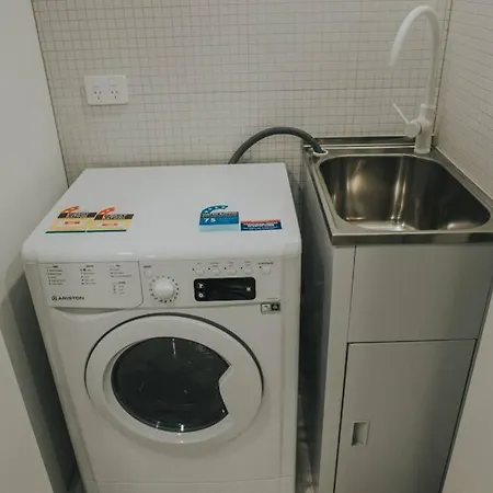 Modern 2 Bedroom Apartment At City With Free Parking Canberra Exterior photo