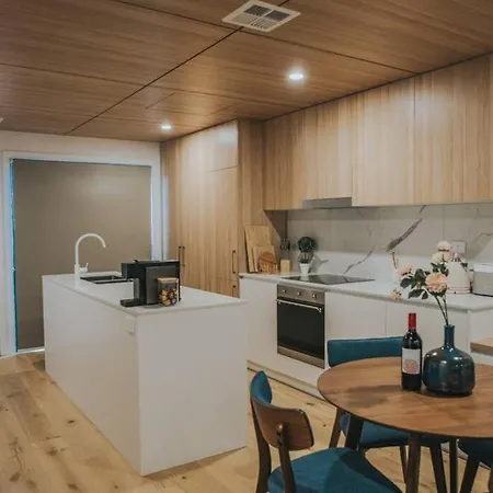 Modern 2 Bedroom Apartment At City With Free Parking Canberra Exterior photo
